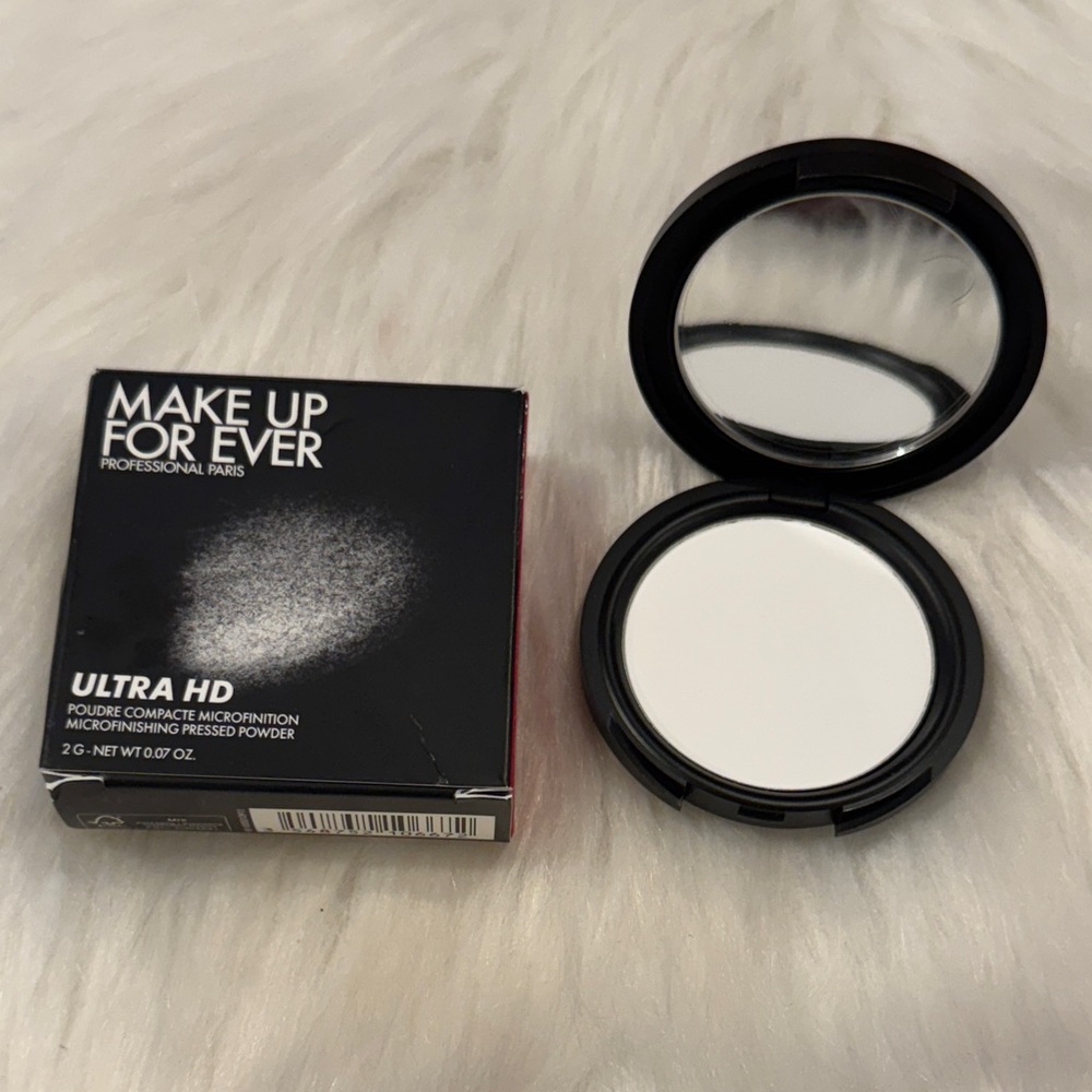 MAKE UP FOR EVER ULTRA HD PRESSED POWDER 01 - translucent